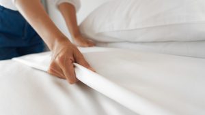 Can Head Lice Live on Pillows and Sheets?